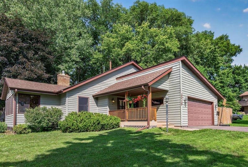3019 Bluffs Ln, Mound, MN 55364