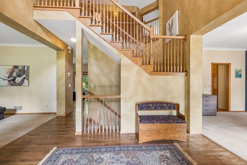 3344 Charleston Dr, Woodbury, MN 55129