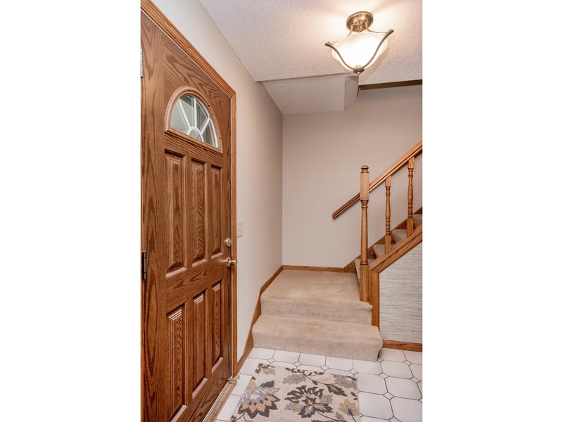 5735 Sycamore Ln N, Plymouth, MN 55442