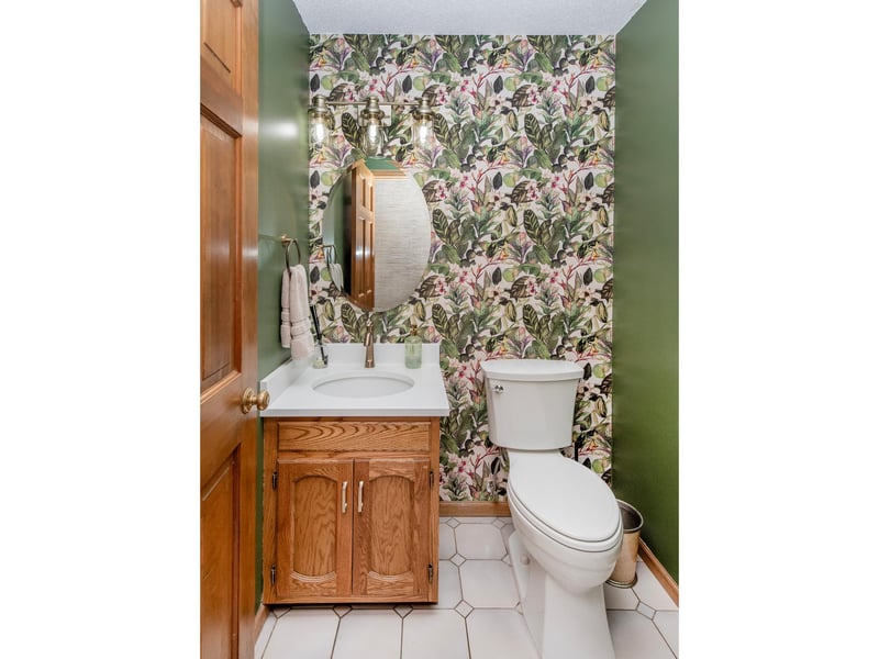 5735 Sycamore Ln N, Plymouth, MN 55442