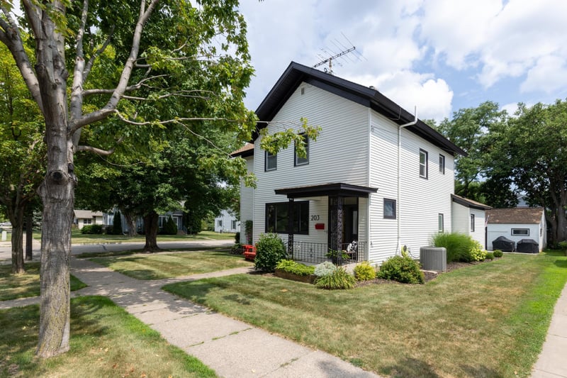 203 S Garden St, Lake City, MN 55041