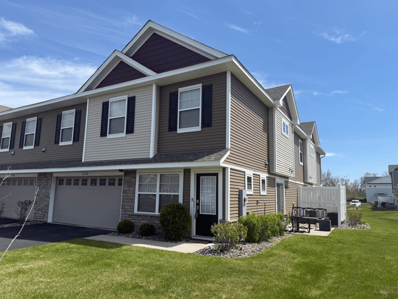 7238 Dora Dr, Hugo, MN 55038