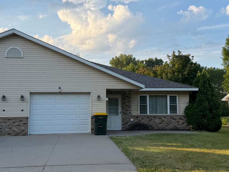 904 Mcdermott Ave, Kandiyohi, MN 56251
