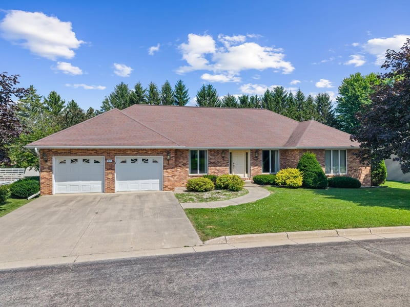 104 5th Ave NW, Spring Grove, MN 55974