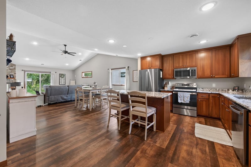 11731 Kings Ln SE, Becker, MN 55308
