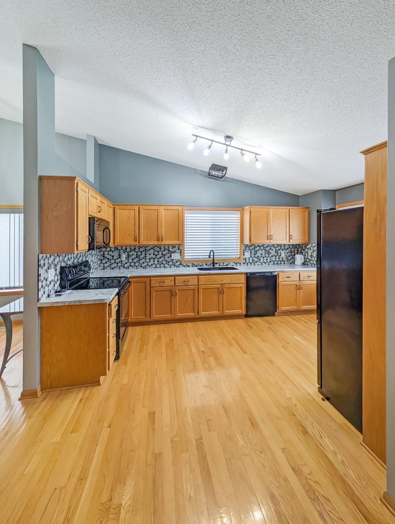 15933 Vale St NW, Andover, MN 55304