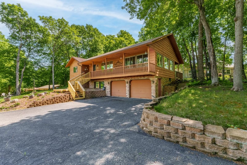 487 Shorewood Dr, Detroit Lakes, MN 56501
