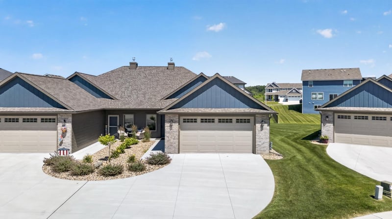 885 Picadilly Ln NW, Rochester, MN 55901