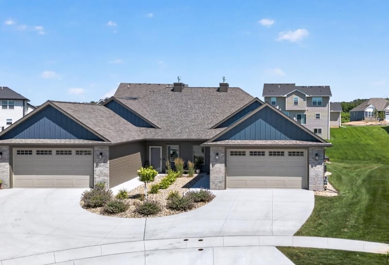 877 Picadilly Ln NW, Rochester, MN 55901