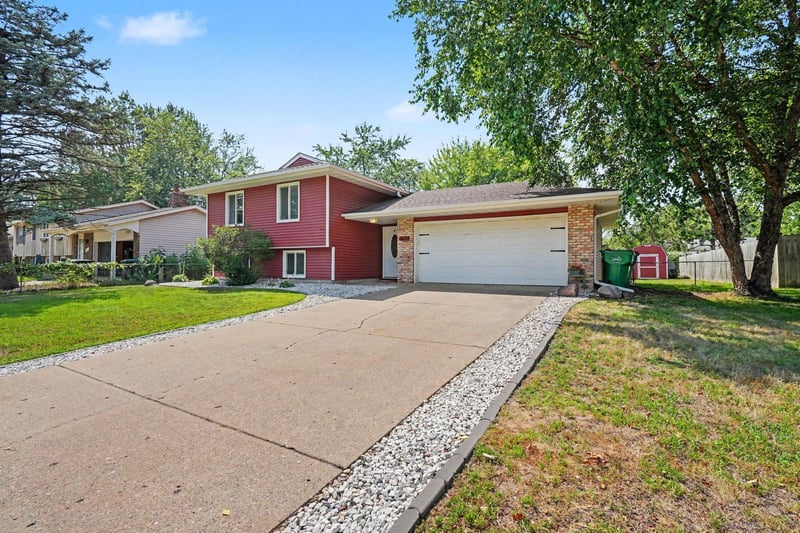 10441 Partridge St NW, Coon Rapids, MN 55433