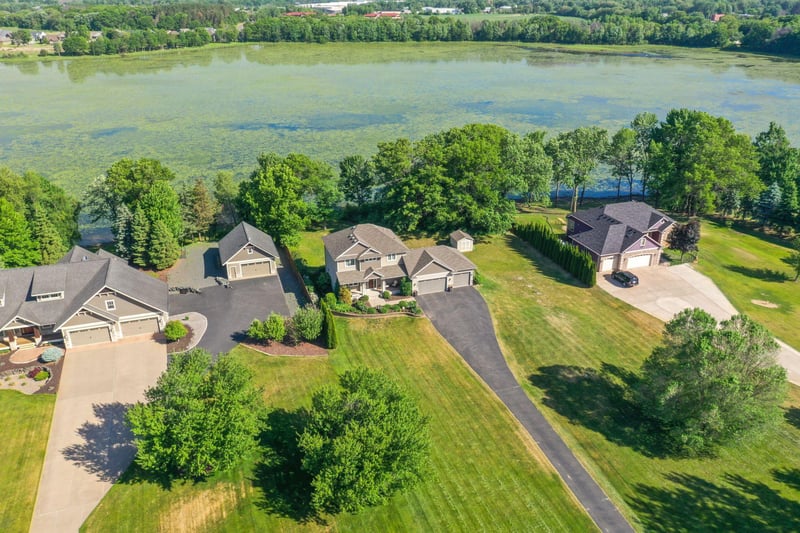 25188 Firefly Ave, Wyoming, MN 55092
