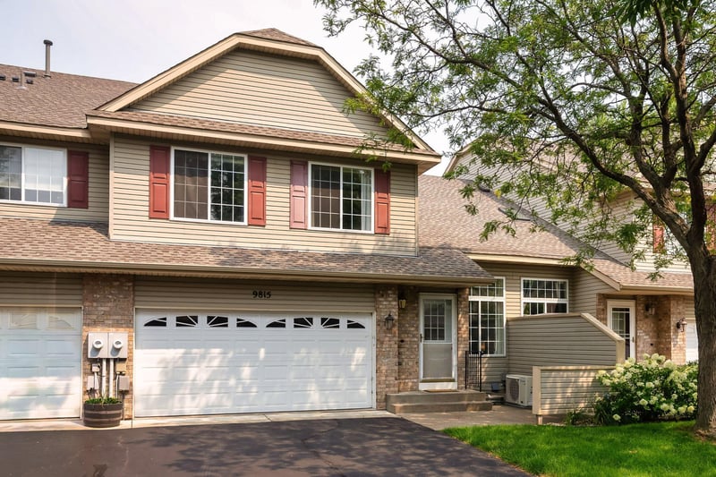 9815 Hamlet Ln S, Cottage Grove, MN 55016