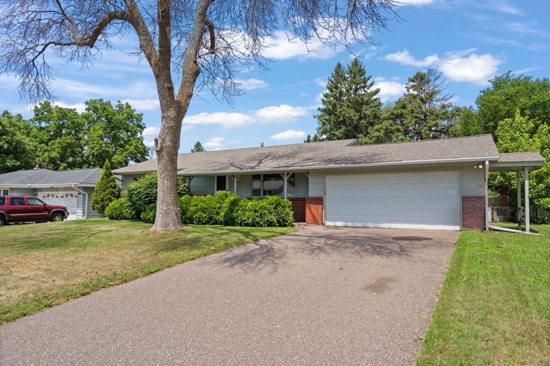2245 Beam Ave, Maplewood, MN 55109
