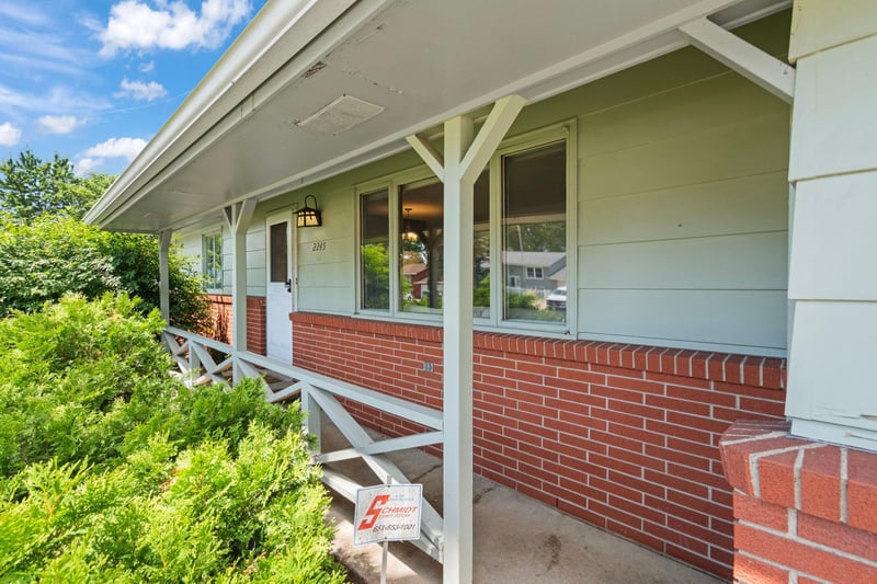 2245 Beam Ave, Maplewood, MN 55109