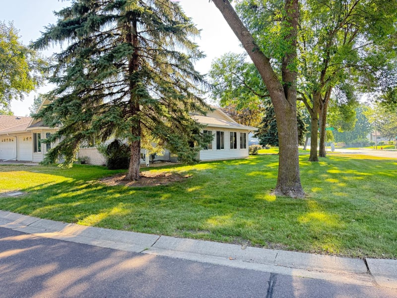 659 Belland Ave, Vadnais Heights, MN 55127