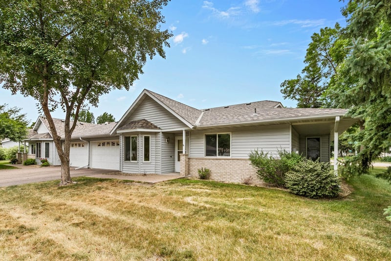 659 Belland Ave, Vadnais Heights, MN 55127