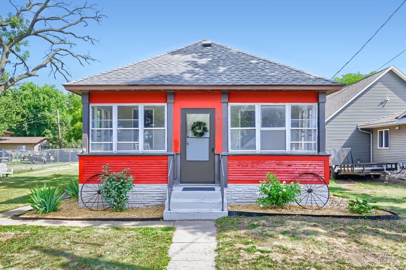 1211 3rd St E, Hastings, MN 55033
