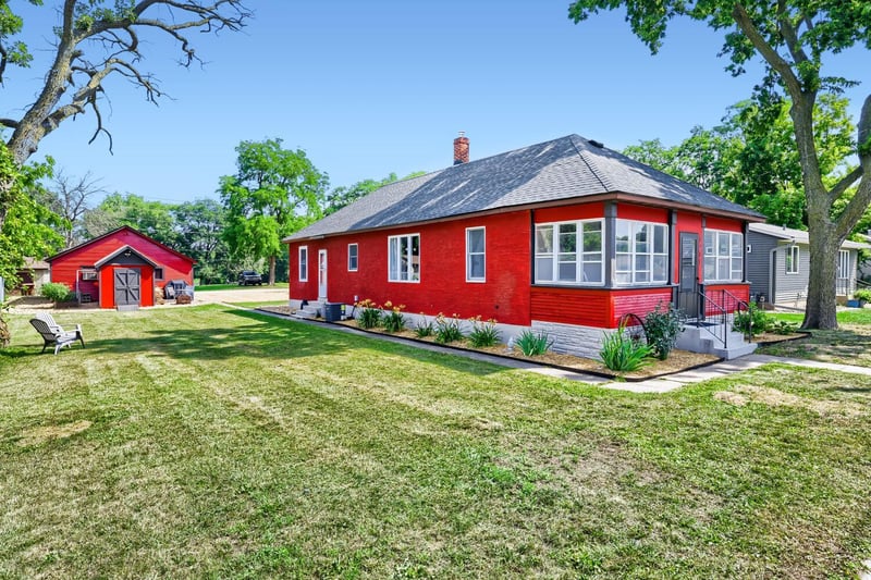 1211 3rd St E, Hastings, MN 55033