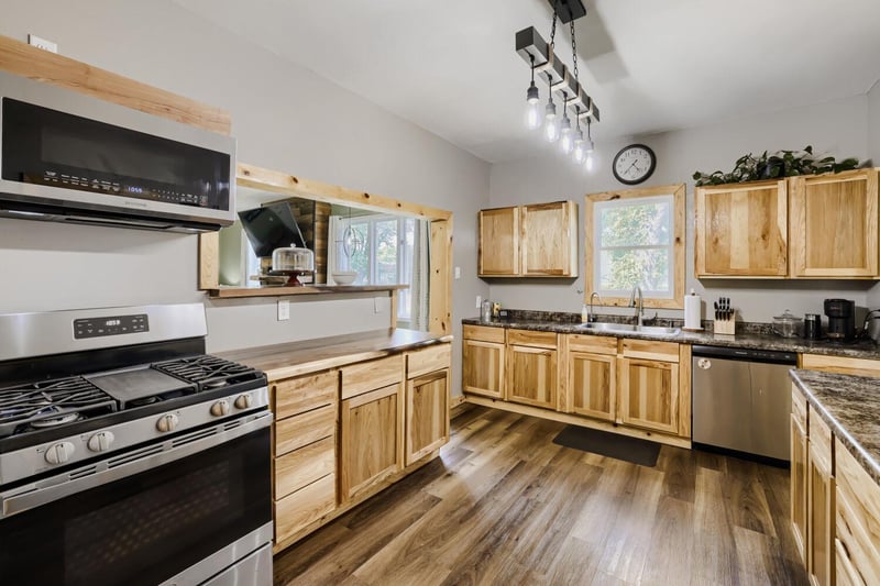 1211 3rd St E, Hastings, MN 55033