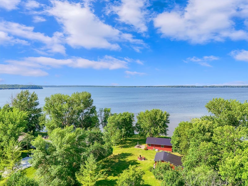 45565 Whispering Sands Ln, Perham, MN 56573