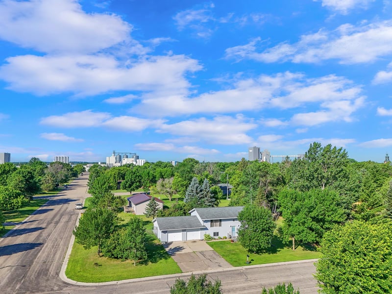 380 7th St Ne, Perham, MN 56573
