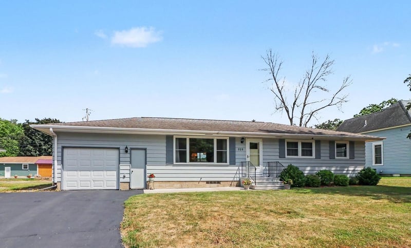 525 21st St, Red Wing, MN 55066