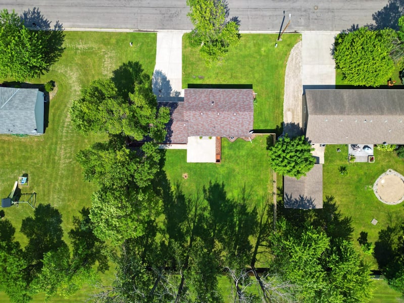 916 Birch Ave W, Hector, MN 55342