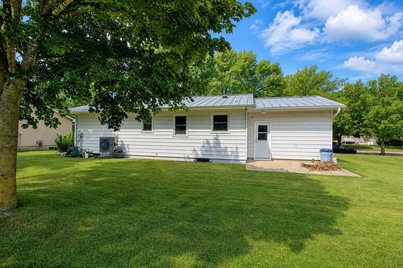 214 Terrace View Dr, Litchfield, MN 55355