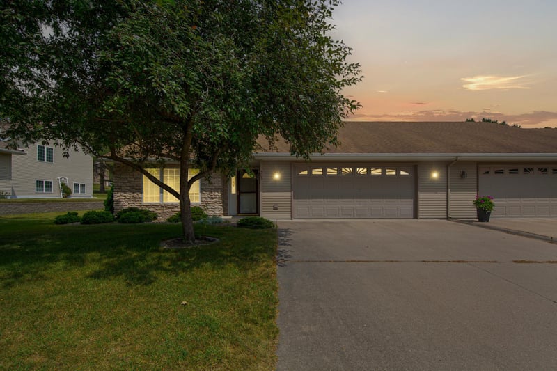 305 Tischler Ave SE, Faribault, MN 55021