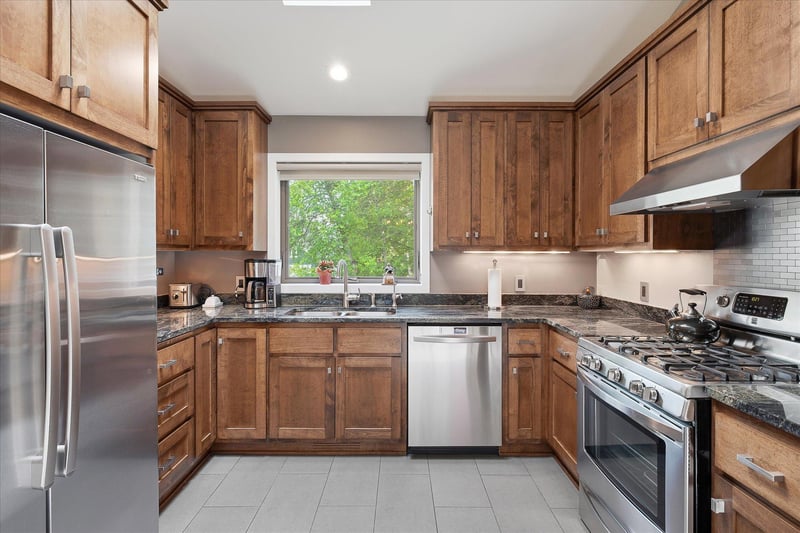 15809 Nursery Dr, Minnetonka, MN 55345