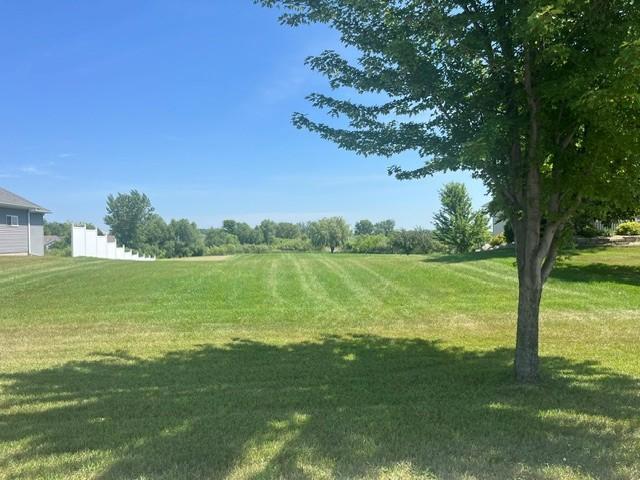 1165 Dale St SW, Hutchinson, MN 55350