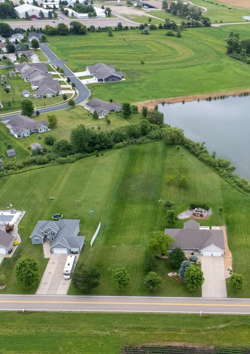 1165 Dale St SW, Hutchinson, MN 55350