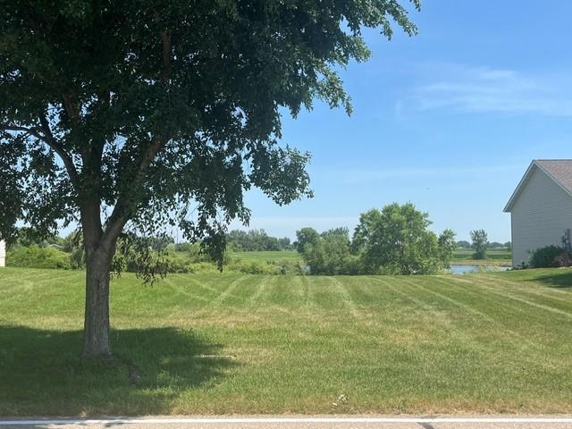 1185 Dale St SW, Hutchinson, MN 55350