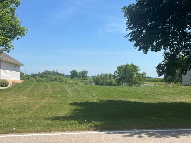 1185 Dale St SW, Hutchinson, MN 55350