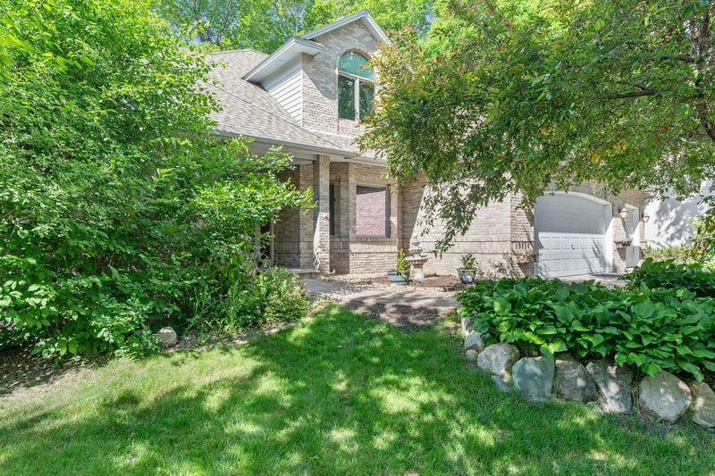 15920 37th Ave N, Plymouth, MN 55446