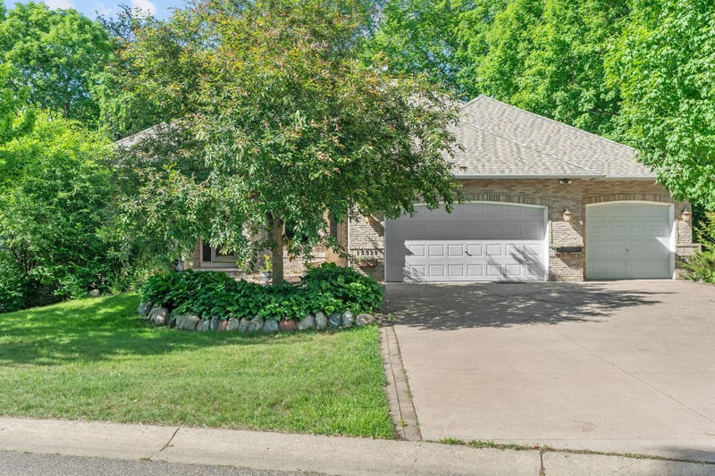 15920 37th Ave N, Plymouth, MN 55446
