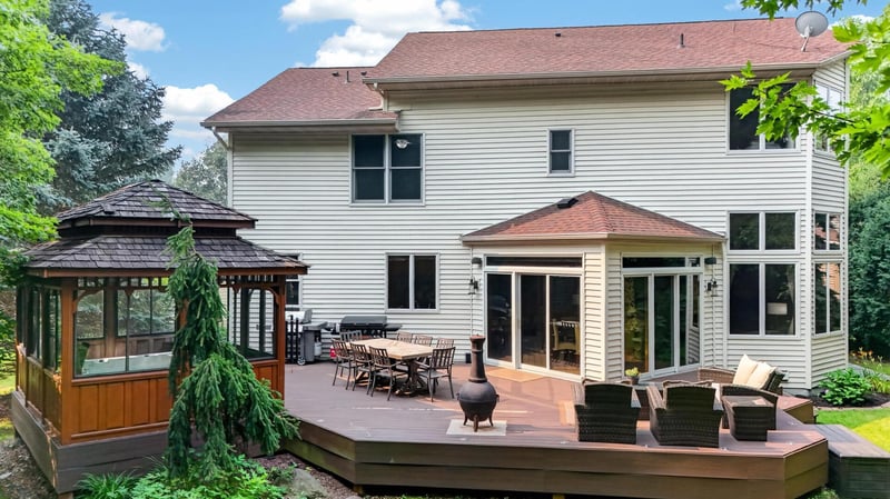 19044 Inndale Dr, Lakeville, MN 55044