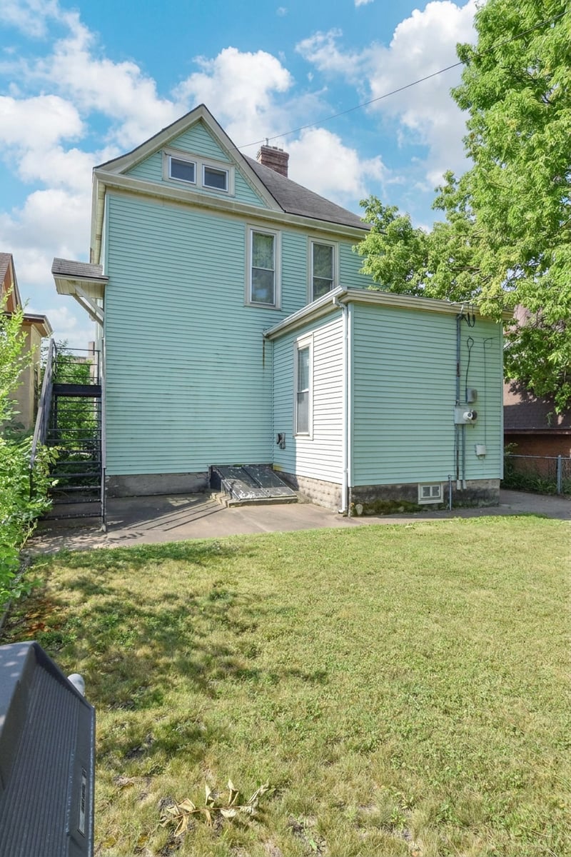 715 Margaret St, Saint Paul, MN 55106