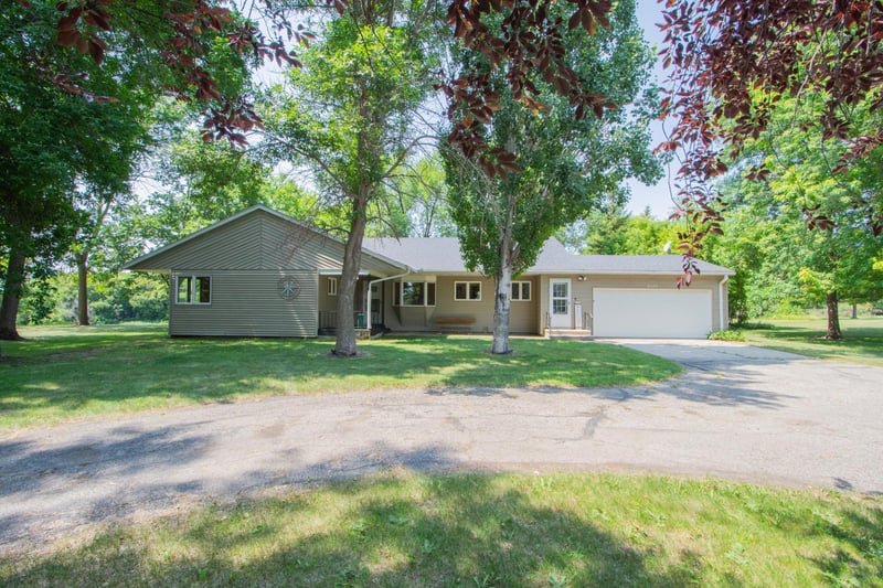 4503 S River Haven Rd, Moorhead, MN 56560