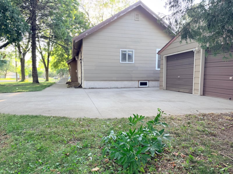 503 2nd Ave NE, Pipestone, MN 56164