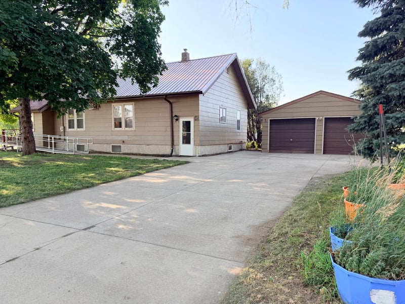503 2nd Ave NE, Pipestone, MN 56164