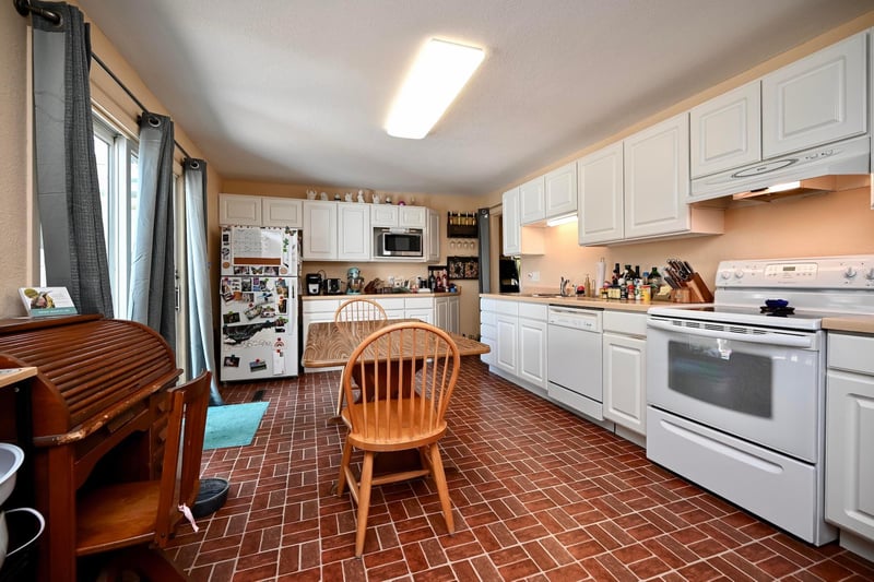 214 E Howard St, Winona, MN 55987