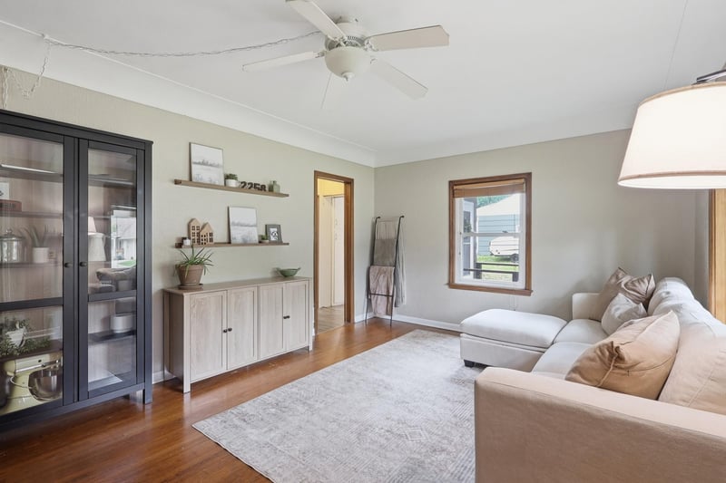 2258 W 105th St, Bloomington, MN 55431