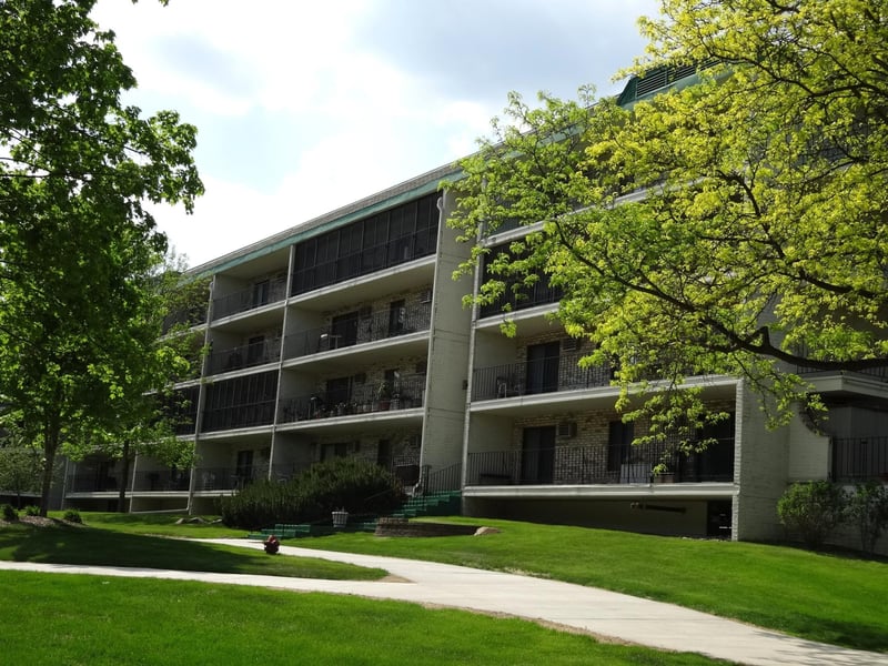 10511 Cedar Lake Rd #503, Hopkins, MN 55305