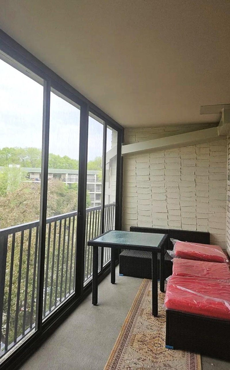 10511 Cedar Lake Rd #503, Hopkins, MN 55305