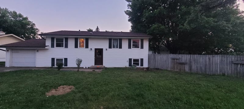 8026 Hynes Ave S, Cottage Grove, MN 55016