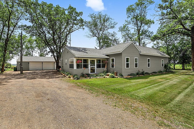 245 W Centre St, Royalton, MN 56373