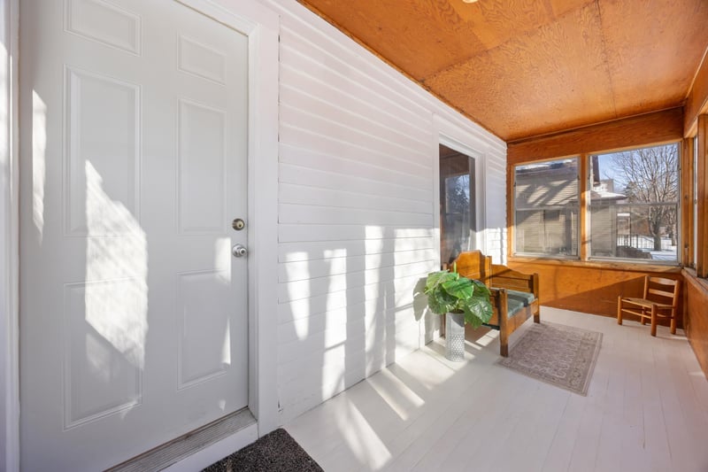 807 5th St S, Moorhead, MN 56560