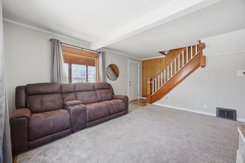 807 5th St S, Moorhead, MN 56560