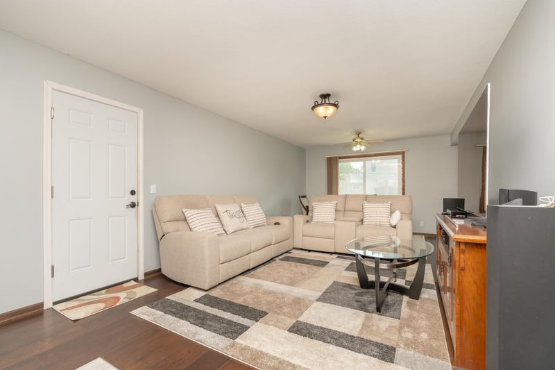 1449 Park Hills Ct, Woodbury, MN 55125